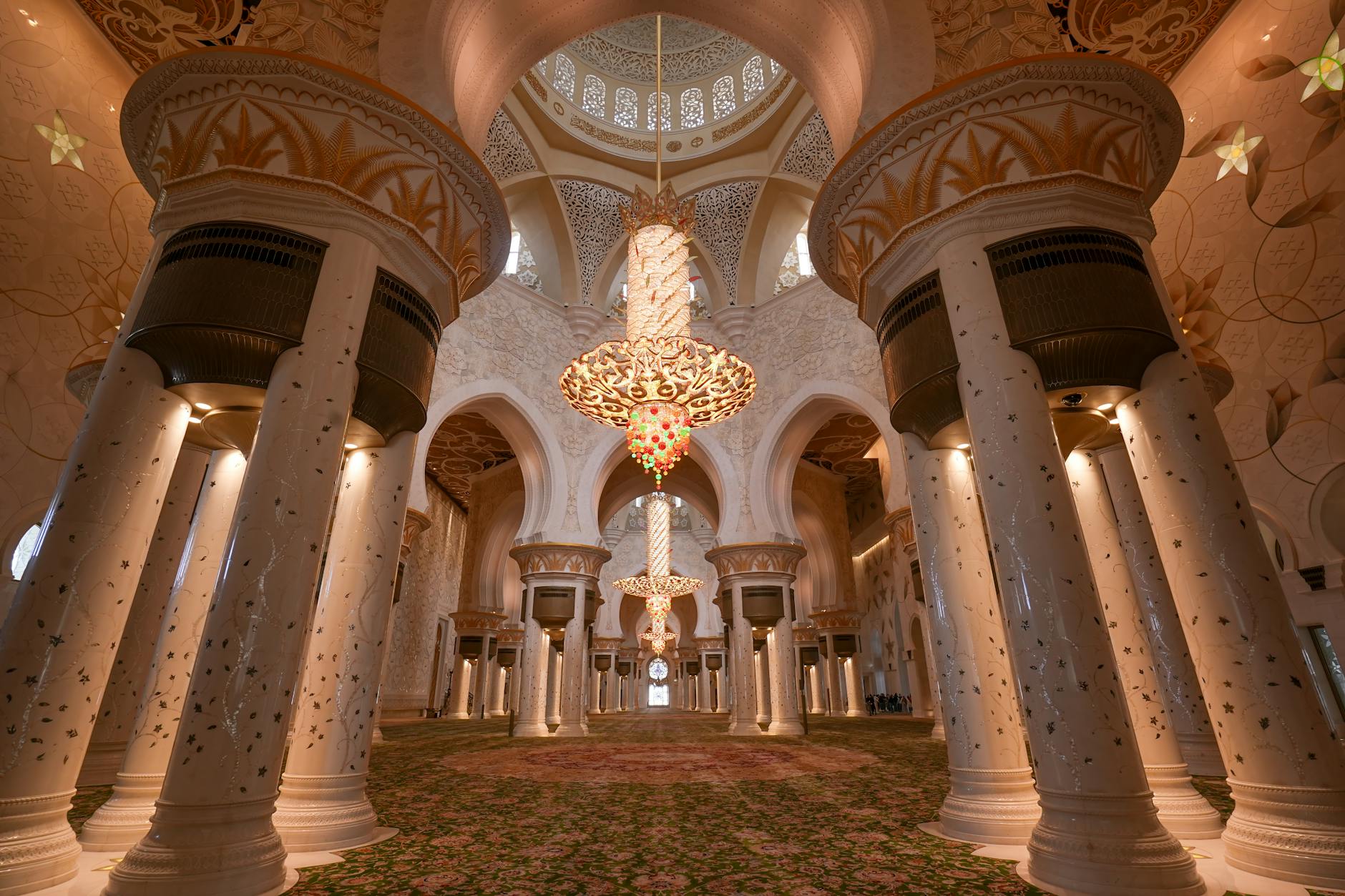 Mezquita Abu Dhabi interior.