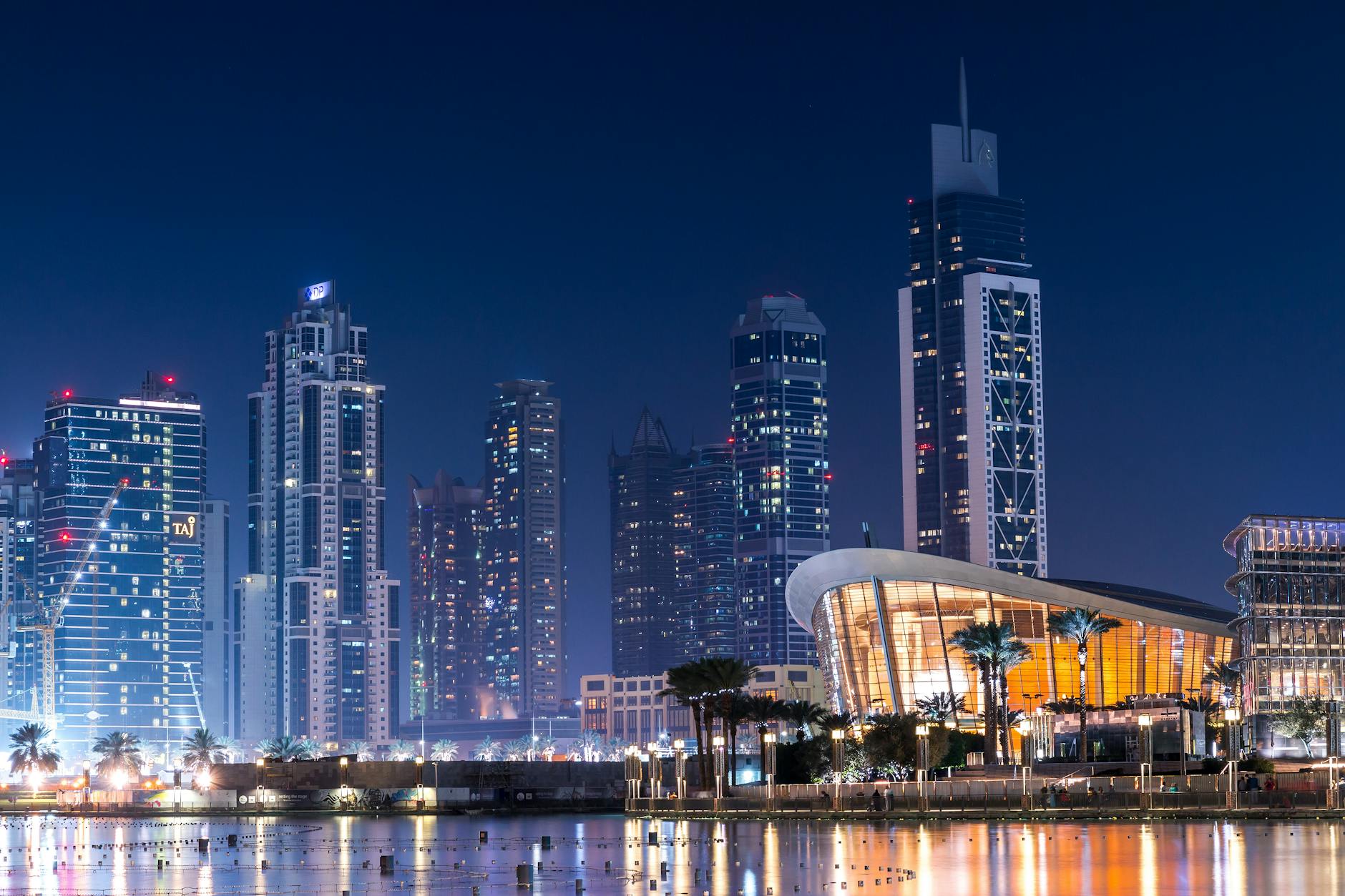 Marina Dubai en la noche
