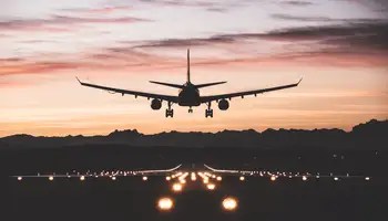 Salida en vuelo de regreso a España. Llegada
